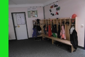 Eingang rote Krippe 200